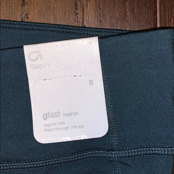 NWT Gap Fit Gfast Leggings Size S - Picture 2 of 3